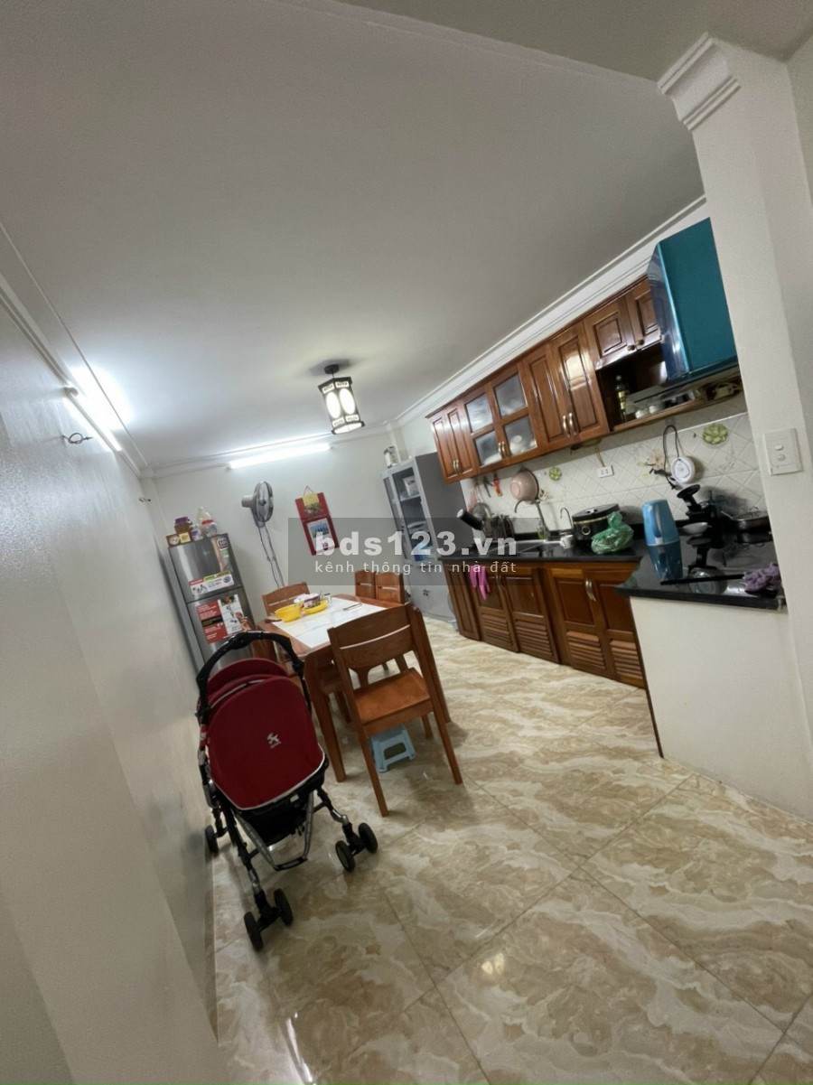Bán nhà 5 tầng đất diện tích sử dụng 40m2, ngõ ô tô đỗ cửa, dưới 4 tỷ khu dân cư