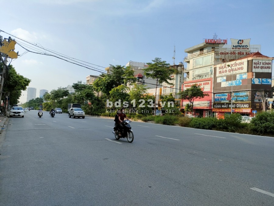 Bán nhà mặt phố Cầu Diễn dt 75m2, 6 tầng, mt. 6.5m, kinh doanh đỉnh, vỉa hè rộng giá 160 tr/m2.