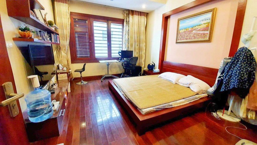 Bán nhà hiếm Tôn Thát Tùng trung tâm Quận Đống Đa, siêu đẹp dt 70m2, giá bán 7.7 tỷ