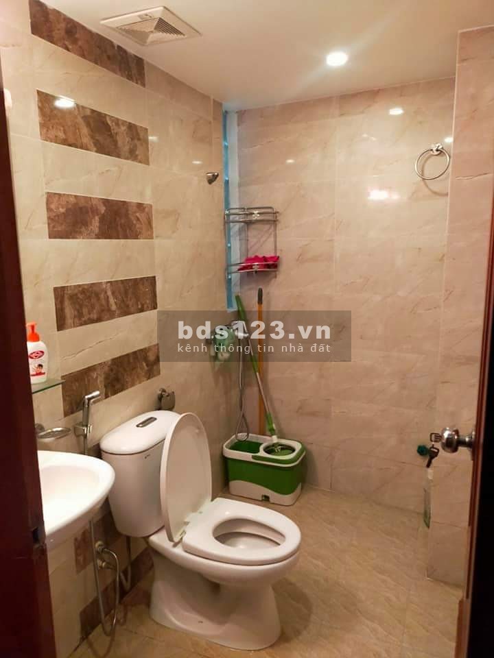 Cần bán gấp nhà Mỹ Đình ô tô vào ở luôn tiện ích khu dân trí cao diện tích 30m2, 5 tầng