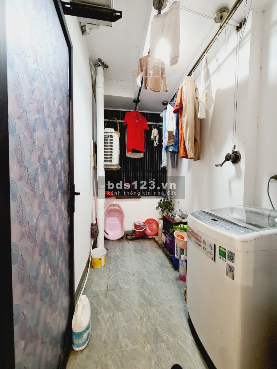 Bán căn hộ chung cư Bách Việt diện tích sử dụng 70m2 tiện ích dầy đủ, giá bán 1.3 tỷ