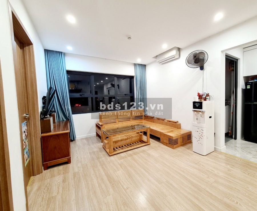 Bán căn hộ chung cư Bách Việt diện tích sử dụng 70m2 tiện ích dầy đủ, giá bán 1.3 tỷ