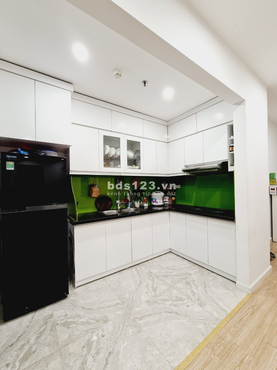 Bán căn hộ chung cư Bách Việt diện tích sử dụng 70m2 tiện ích dầy đủ, giá bán 1.3 tỷ