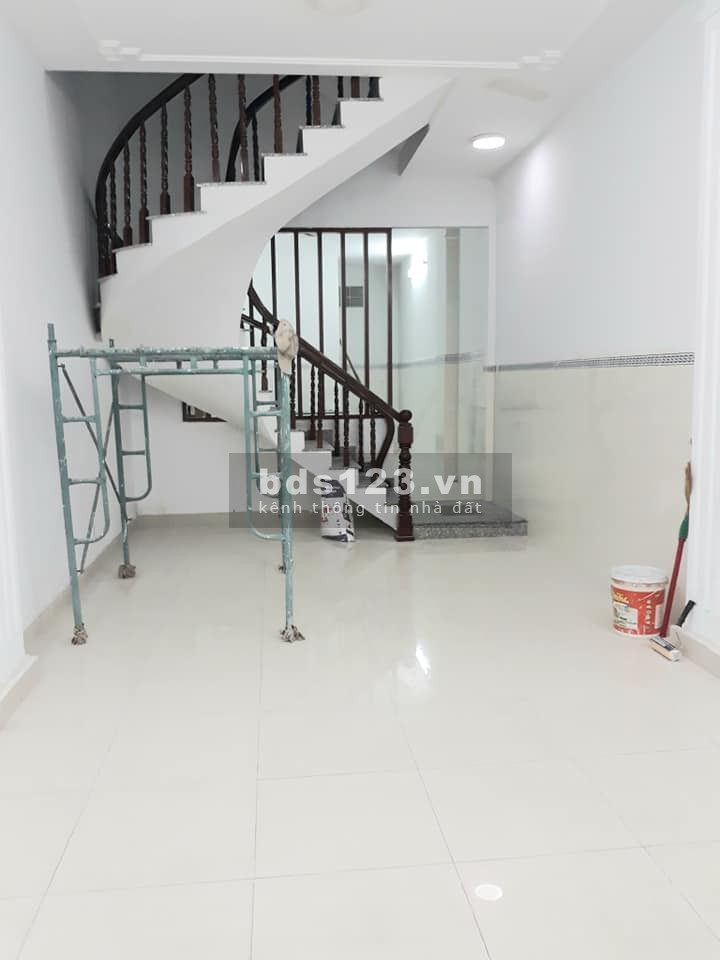 Bán nhà nguyên căn mặt tiền 4 tầng kinh doanh đa ngành nghề, khu dân trí cao, tiện ích đầy đủ