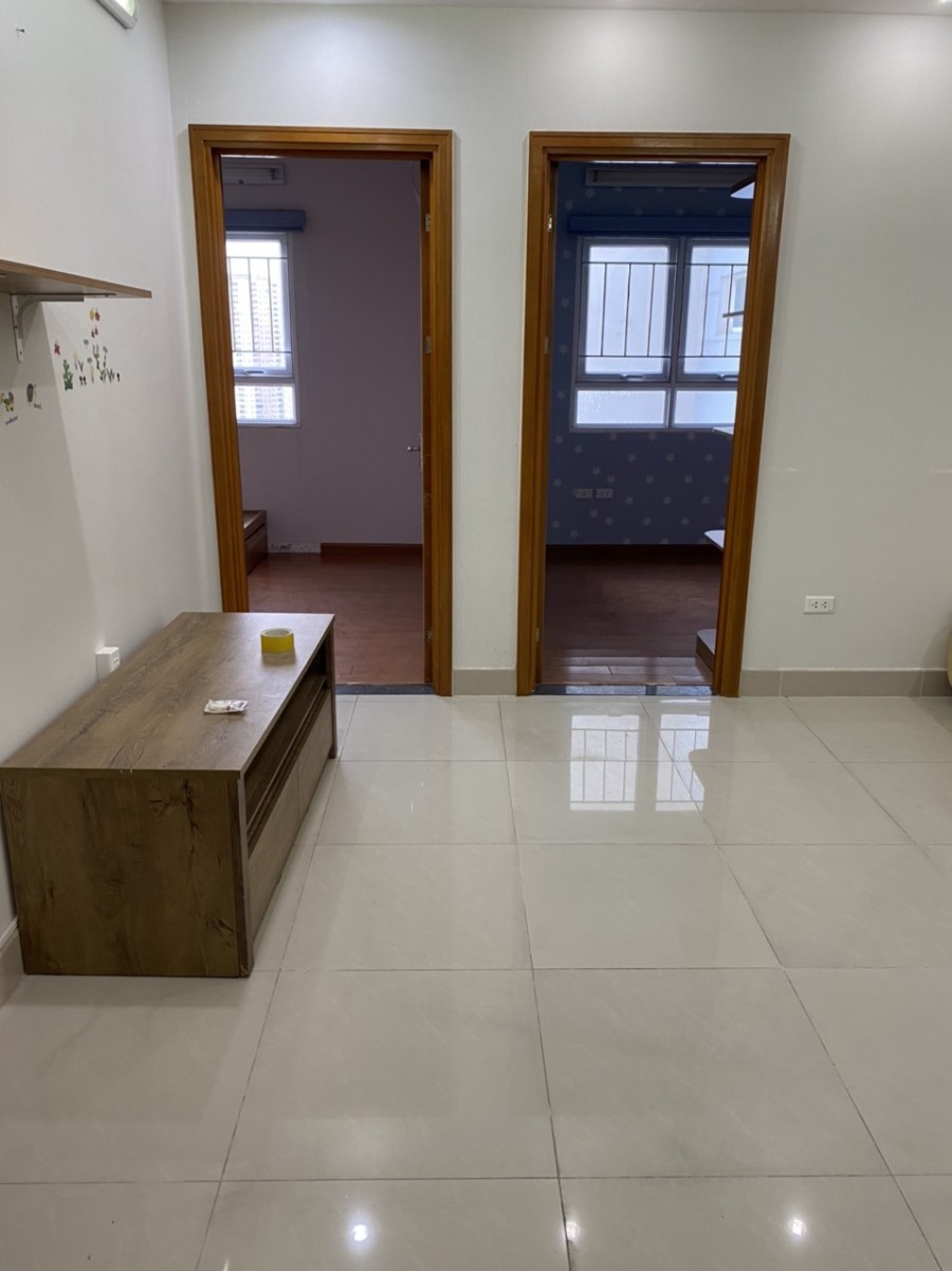 Cho thuê chung cư nội thất cơ bản tại Himlam Thạch Bàn 2, Long Biên. DT: 60m2. Giá: 5,5 triệu/tháng.