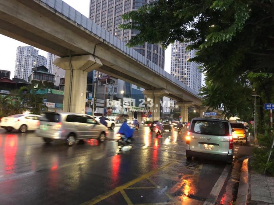 Bán nhà Nguyễn Trãi, Mặt phố Kinh doanh cực đỉnh 68m2, nhỉnh 17 Tỷ