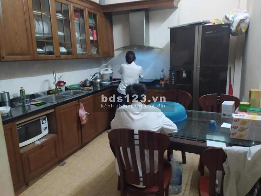 Bán nhà ngõ phố Đào Tấn Quận Ba Đình ngõ thông ô tô đỗ cửa kinh doanh, lh 0976969658