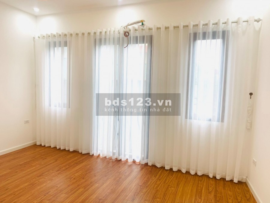 Bán nhà mới đẹp thang máy, gần phố ô tô dtsd 47m2, 6 tầng, giá 7x tỷ Ngọc Thuỵ, Long Biên