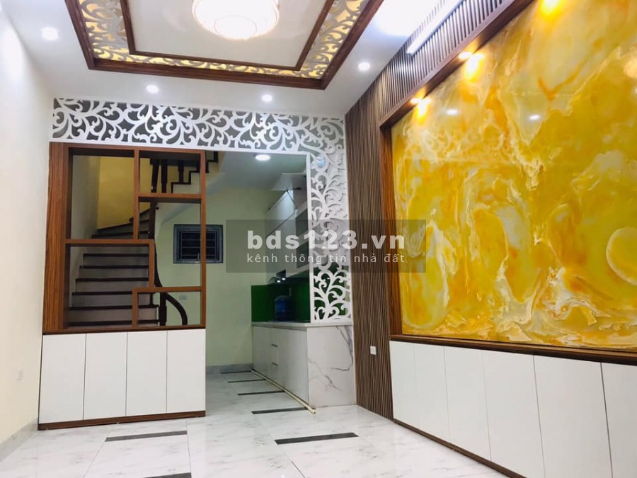 Bán nhà Hoàng Cầu. Ô tô ngày đêm. Mới tinh. Nội thất xịn. 34m2 3.5 tỷ Siêu Hiếm