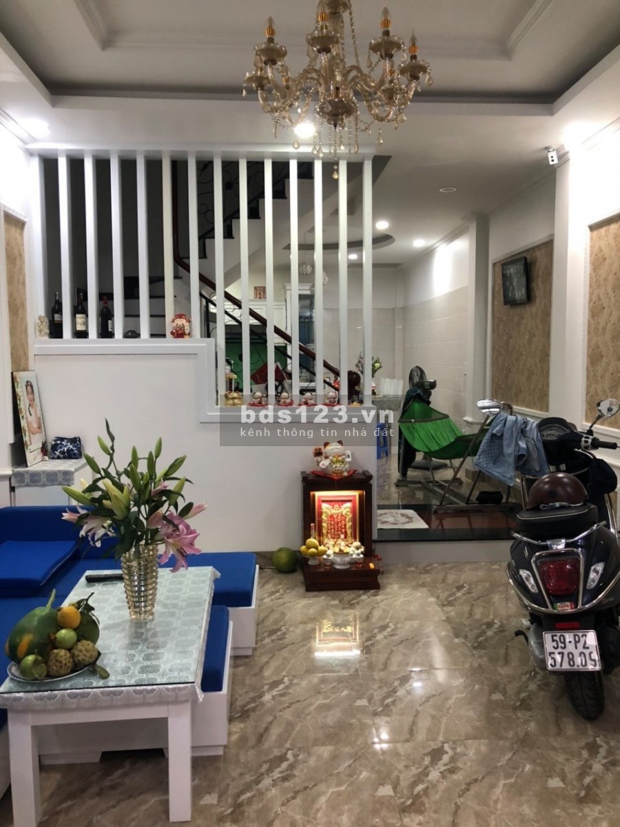 Bán nhà nguyên căn hẻm xe hơi đậu cửa hẻm thẳng 1 trục, nhà 3 tầng đẹp, dt 46m2 ở ngay