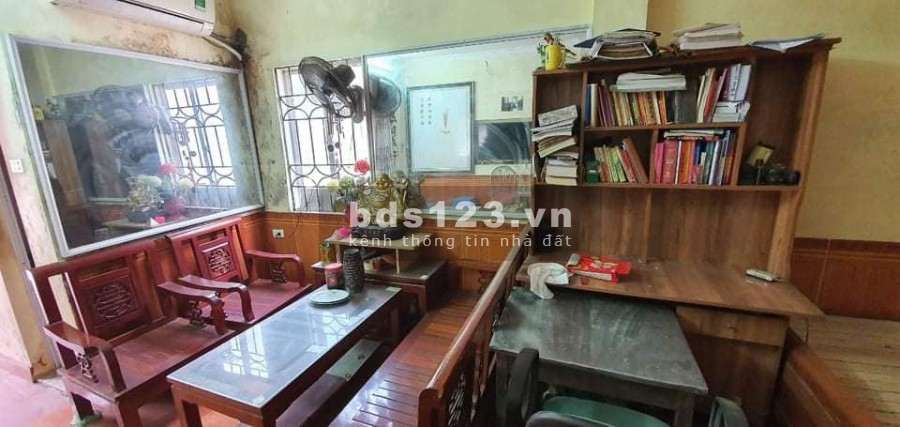 Chính chủ cần bán nhà giá rẻ, lô góc nở hậu, 30m2, chỉ 2,3 tỷ, Phan Đình Giót