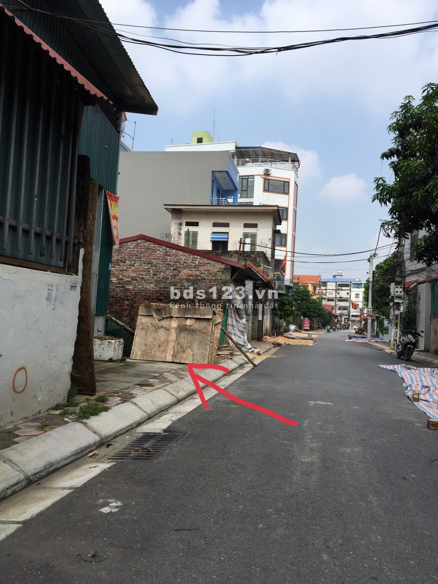 Bán đất mặt tiền diện tích 99.5m2, trục chính kinh doanh làng ven cầu Nhật Tân Đông Anh