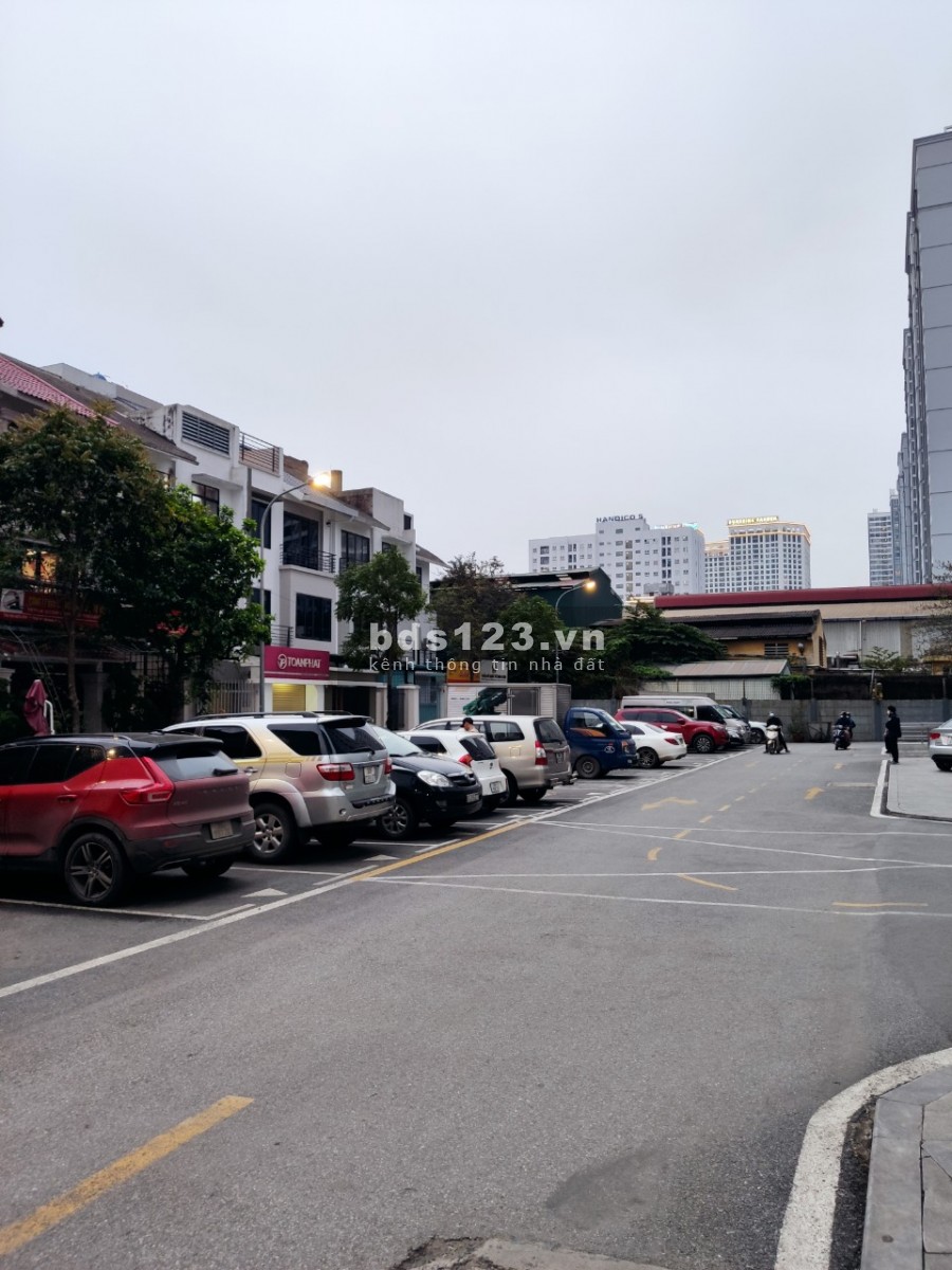 Bán nhà liền kề 120m2 x3.5 tầng phố Minh Khai ô tô đỗ cửa cạnh Times City