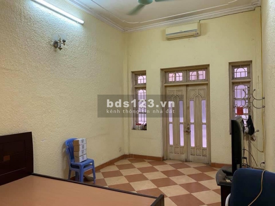 Bán nhà Hoàng Hoa Thám, diện tích sử dụng 40m2, 4 tầng, 5.1 tỷ ô tô, kinh doanh hiếm