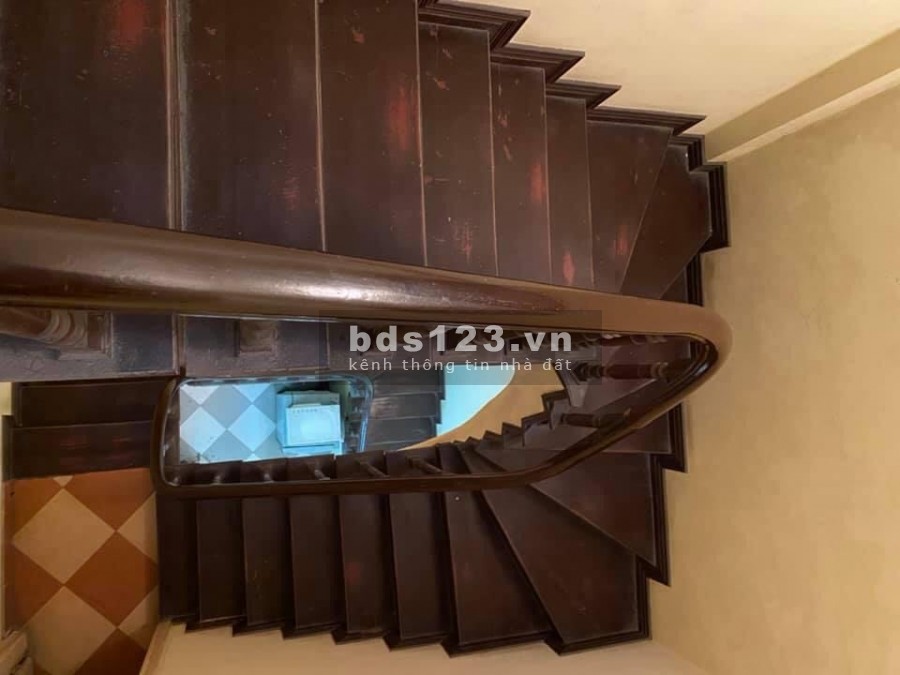 Bán nhà Hoàng Hoa Thám, diện tích sử dụng 40m2, 4 tầng, 5.1 tỷ ô tô, kinh doanh hiếm
