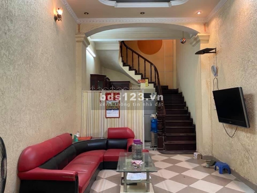 Bán nhà Hoàng Hoa Thám, diện tích sử dụng 40m2, 4 tầng, 5.1 tỷ ô tô, kinh doanh hiếm