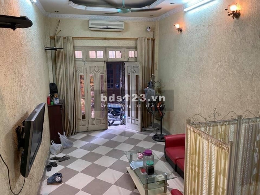 Bán nhà Hoàng Hoa Thám, diện tích sử dụng 40m2, 4 tầng, 5.1 tỷ ô tô, kinh doanh hiếm