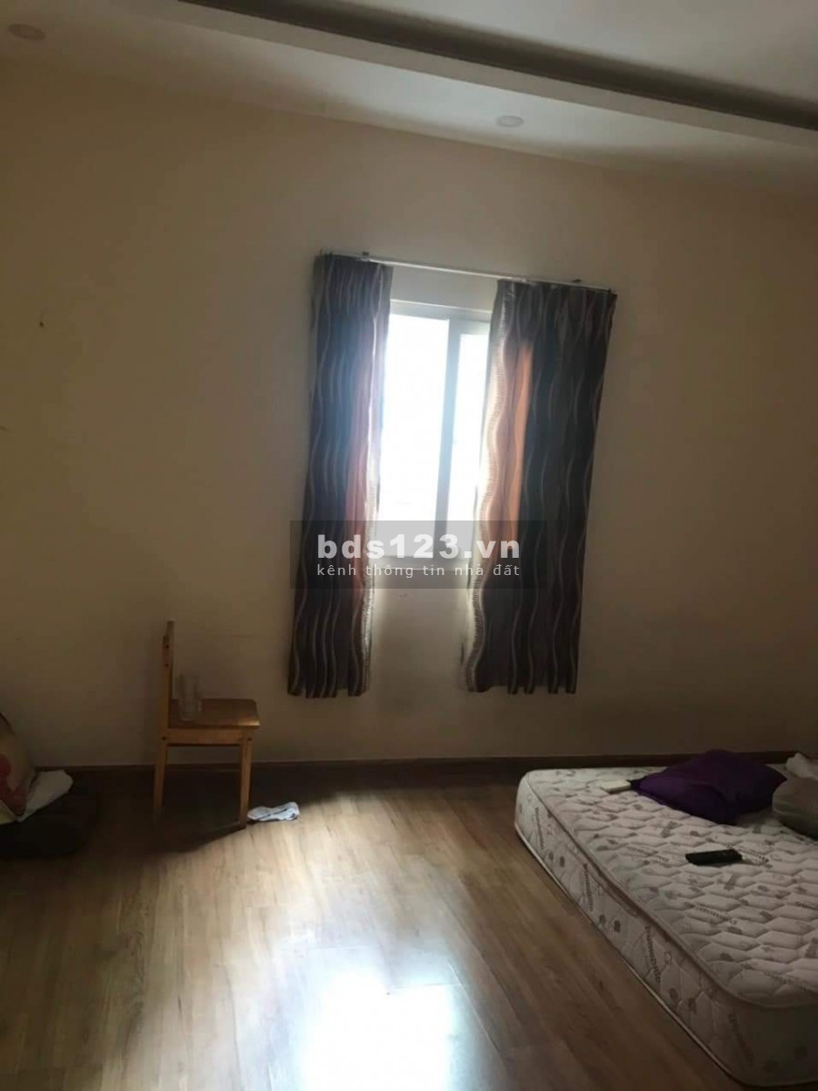 Bán nhà nguyên căn ô tô đỗ cửa kế chợ Bà Chiểu, diện tích 50m2, giá 5.5 tỷ, còn mới vào ở ngay