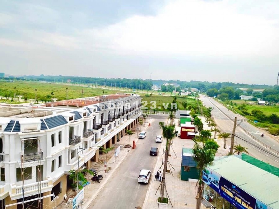 Cần bán nhà nguyên căn 1 trệt 2 lầu ở Phú Chánh Tân Uyên Bình Dương đẹp giá rẻ