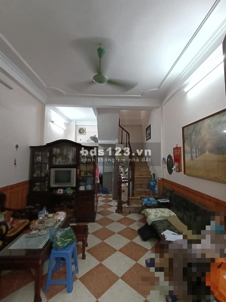 Bán nhà Tạ Quang Bữu, gần phố phân lô ô tô lùi tận cửa, dtsd 28m2, giá nhỉnh 2 tỷ, lhcc