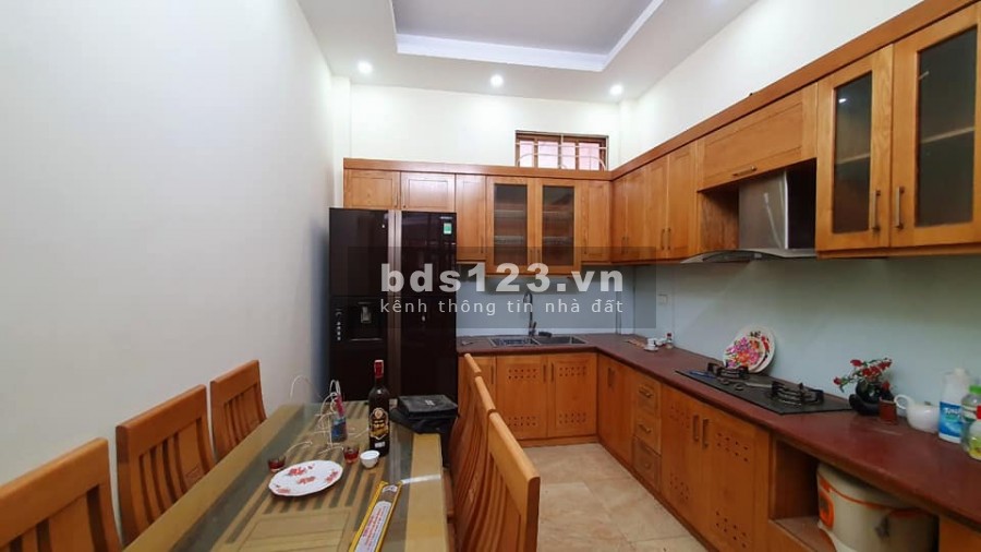 Bán nhà Lâm Du, 5m ra phố ô tô tránh, tặng nội thất chỉ 3 tỷ, liên hệ 0358882212