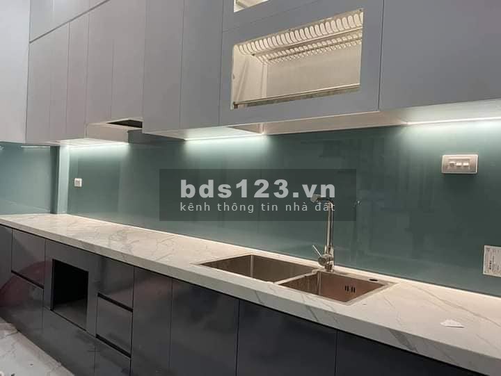 Bán nhà mới xây siêu đẹp phố Giáp Bát, Hoàng Mai, diện tích 35m2, 5 tầng, ô tô đỗ cửa