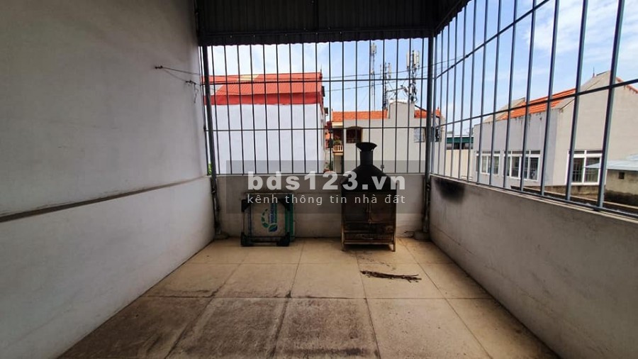 Bán nhà Lâm Du, 5m ra phố ô tô tránh, tặng nội thất chỉ 3 tỷ, liên hệ 0358882212