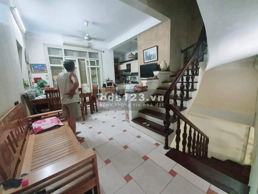 Chủ nhà cần bán nhanh ô tô tránh nở hậu gần hồ mặt tiền quá rộng dtsd 57m2, bàn giao ngay
