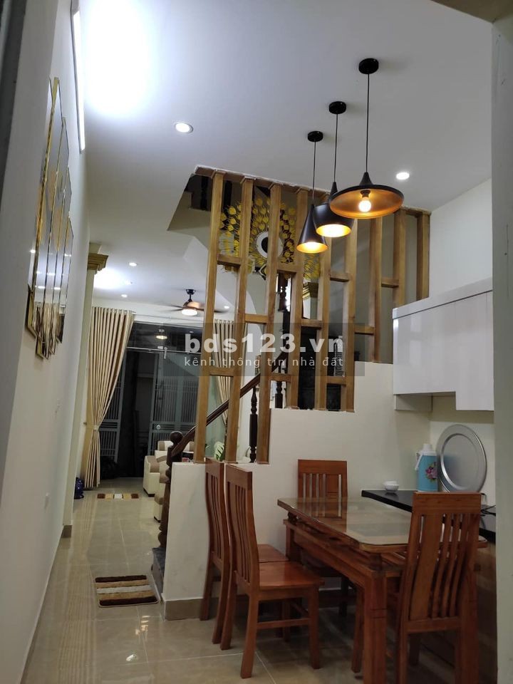 Bán gấp nhà Trần Phú Hà Đông trung tâm nhiều tiện ích diện tích 55m2 4 tầng giá chỉ 3,5 tỷ