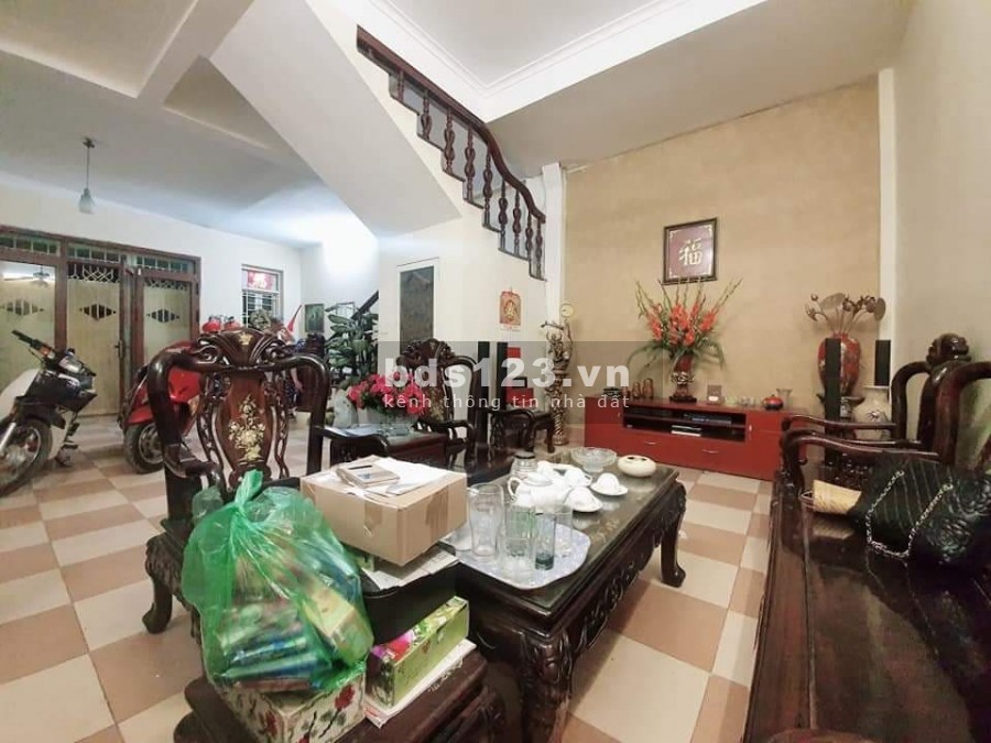 Chủ nhà cần bán nhanh ô tô tránh nở hậu gần hồ mặt tiền quá rộng dtsd 57m2, bàn giao ngay