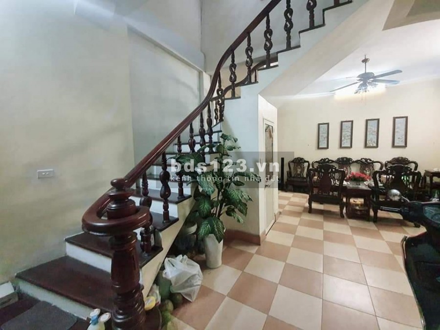 Chủ nhà cần bán nhanh ô tô tránh nở hậu gần hồ mặt tiền quá rộng dtsd 57m2, bàn giao ngay