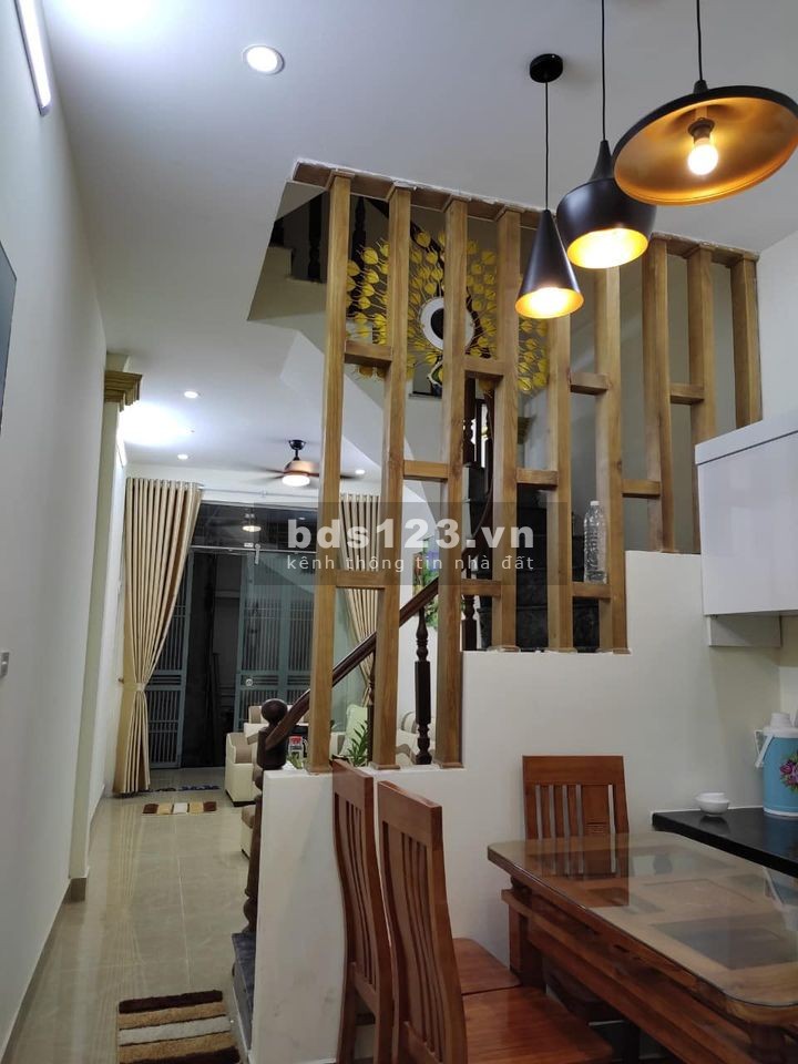 Bán gấp nhà Trần Phú Hà Đông trung tâm nhiều tiện ích diện tích 55m2 4 tầng giá chỉ 3,5 tỷ