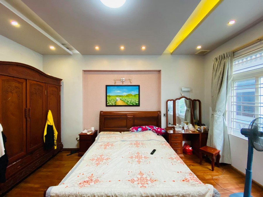 Kẹt Tiền, Bán Nhà 5 Tầng, Nguyễn Trãi, Thanh Xuân, 2 Thoáng, Gara Ôtô, Kinh Doanh. Giá 8,95 Tỷ.