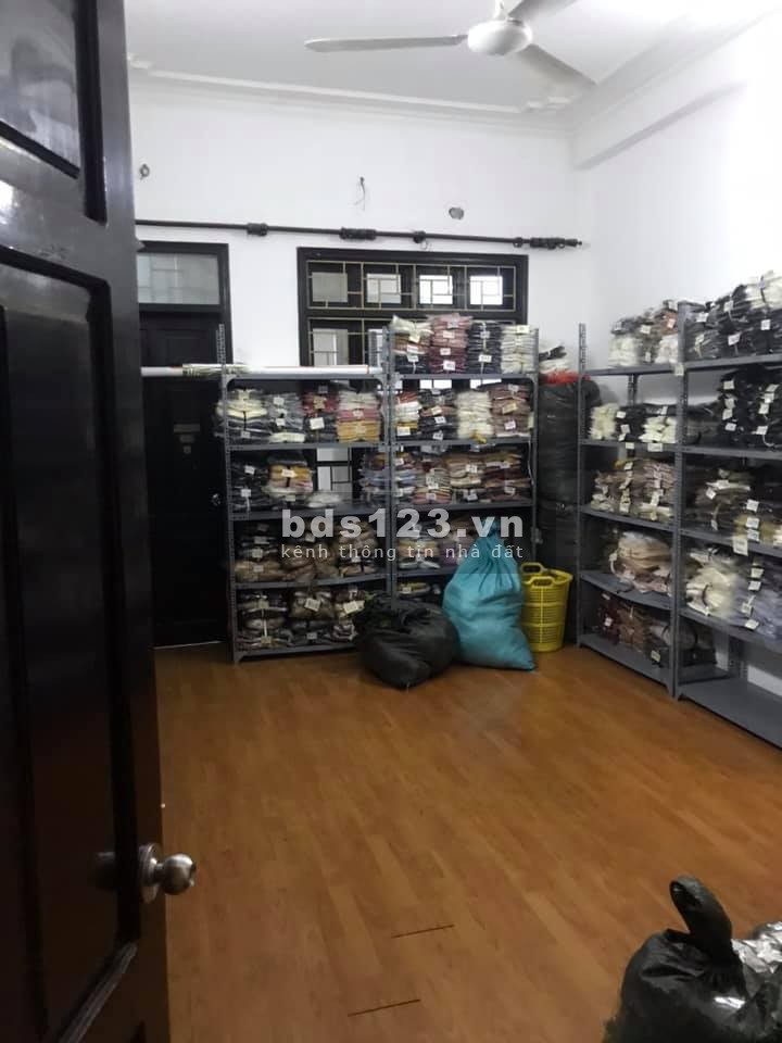 Bán nhà mặt phố Chùa Bộc. Diện tích 47/51m2. 5 tầng. Mặt tiền 4m. Giá 27.8 tỷ.