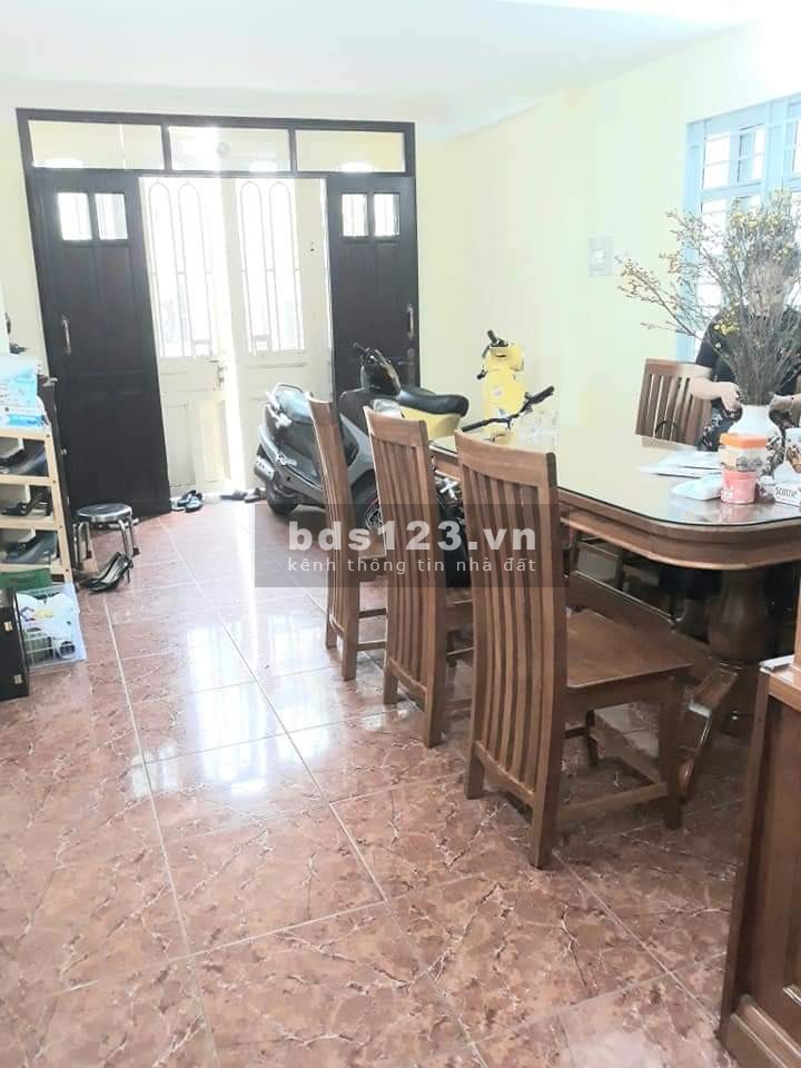 Bán nhà nguyên căn ô tô đỗ cửa kế chợ Bà Chiểu, diện tích 50m2, giá 5.5 tỷ, còn mới vào ở ngay
