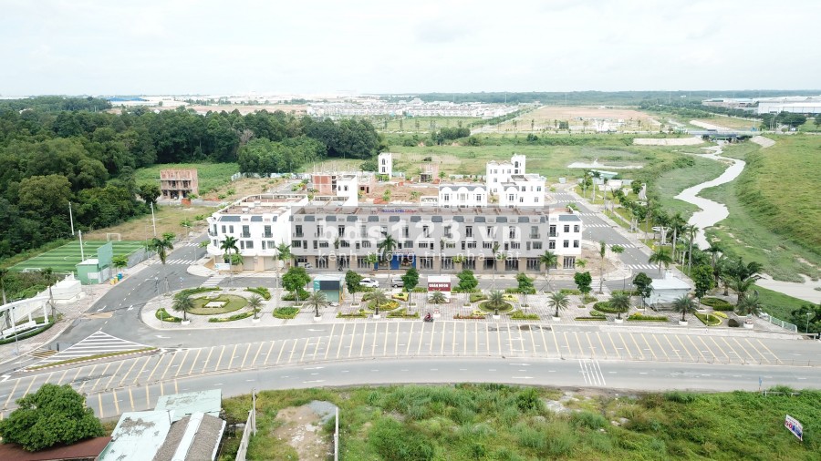 Nhà phố 1 trệt 2 lầu, dt sàn 184m2, sổ hoàn công ngân hàng hỗ trợ tối đa 70% sổ bàn giao ngay