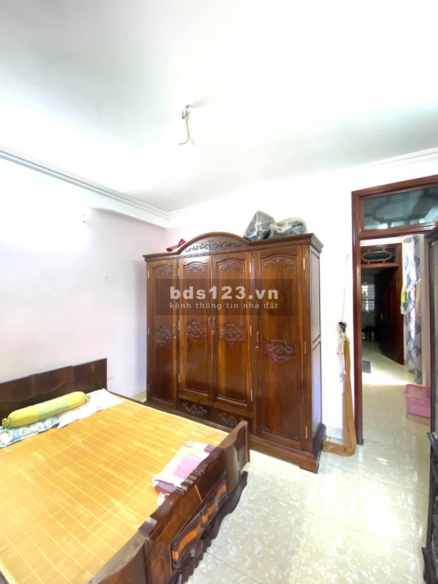 Bán nhà ô tô tránh trước cổng nhà đẹp ở ngay, tặng nội thất cơ bản, 5 tầng đúc, 6 pn