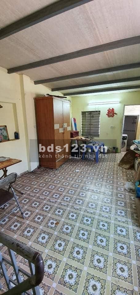 Chính chủ cần bán nhà giá rẻ, lô góc nở hậu, 30m2, chỉ 2,3 tỷ, Phan Đình Giót