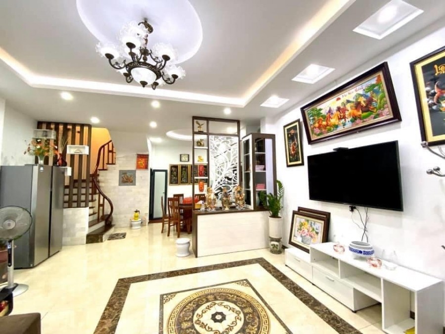 Bán nhà mặt ngõ Hoàng Quốc Việt Cầu Giấy diện tích 73m2, 4 tầng, giá bán 2.7 tỷ 0902224679