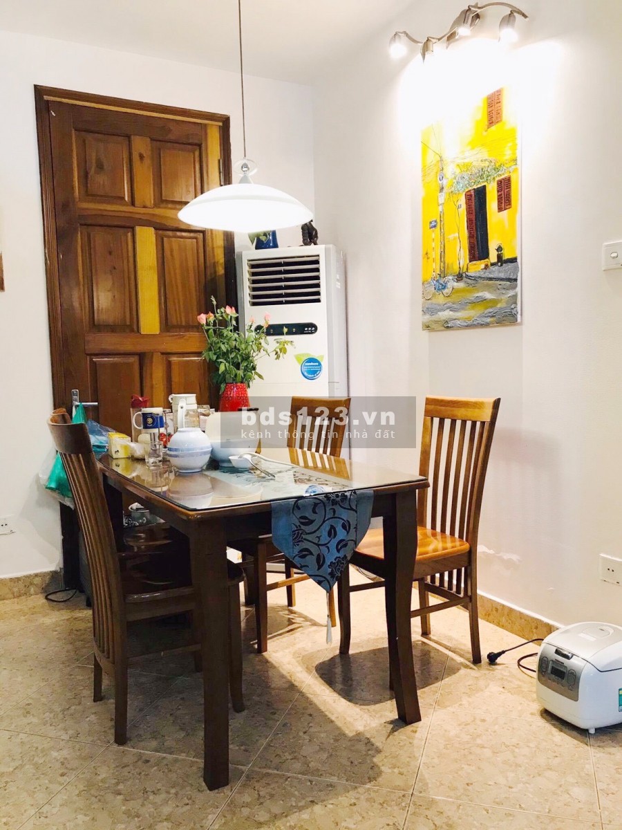 Bán nhà phân lo phố Trần Quang Diệu, đối diện Quận Uỷ Đống Đa, đường ô tô chạy vào