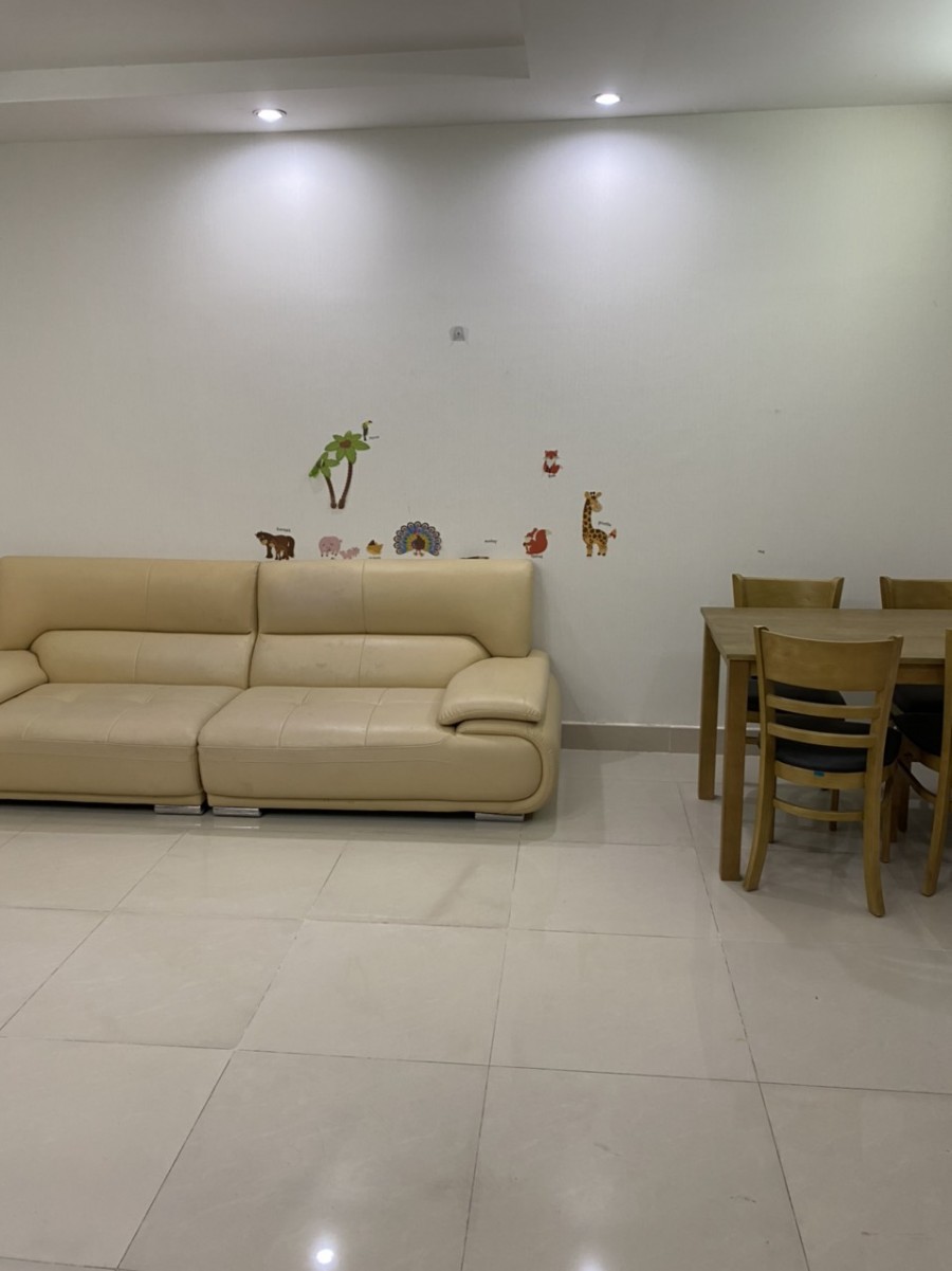 Cho thuê chung cư nội thất cơ bản tại Himlam Thạch Bàn 2, Long Biên. DT: 60m2. Giá: 5,5 triệu/tháng.