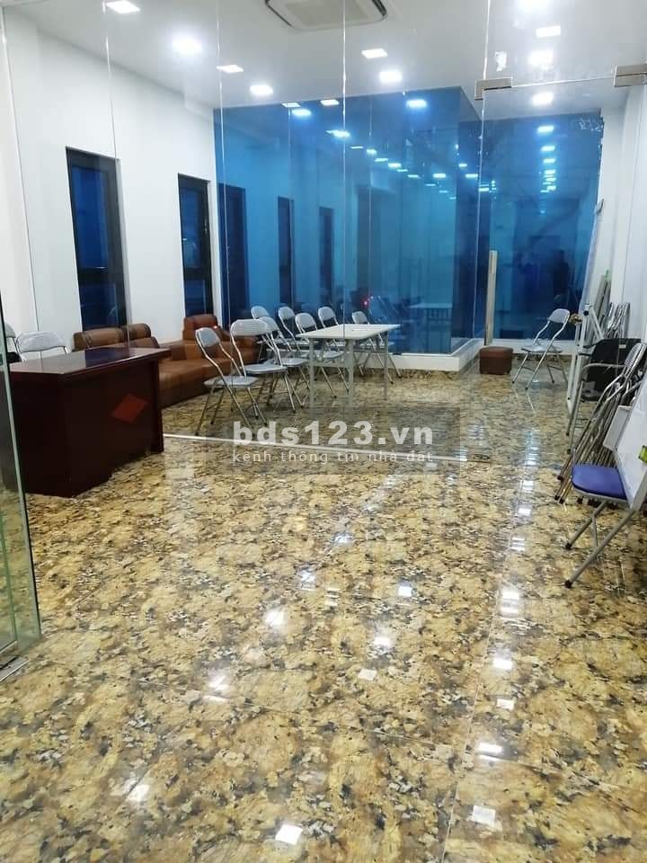 Bán nhà 8 tầng thang máy Trung Kính, lô góc 2 mặt ngõ rộng 10m, ô tô tránh, lh O94368O2O5