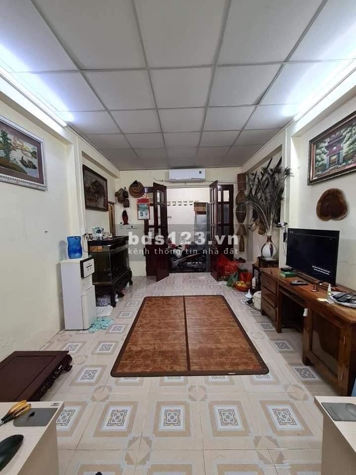 Bán nhà Xuân Đỉnh nhà mới ở ngay, ngõ nông gần phố 42m2 3.3 tỷ, nội thất chủ tặng kèm