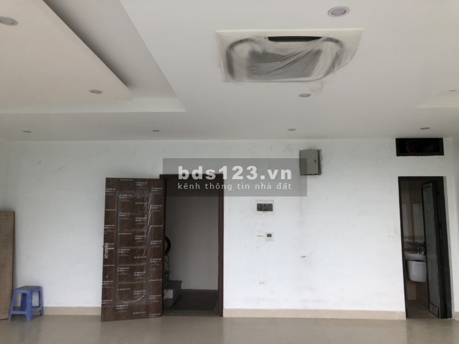 Cho thuê nguyên căn 7 tầng, cạnh công viên Mai Dịch, đường 32, đường trên cao