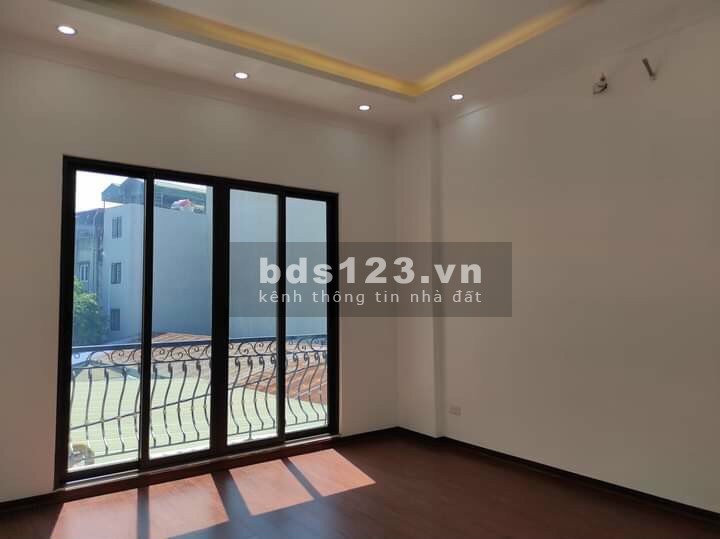 Bán nhà mặt phố Bồ Đề diện tích 47m2, ô tô đỗ cửa, hướng Đông Nam, an sinh đỉnh cao.