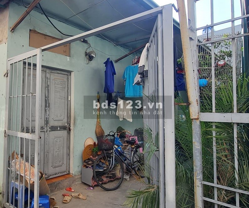 Nhà nguyên căn cấp 4 khu Phúc Lợi Quận Long biên, dt 100m2, mt 7.2m, giá chỉ hơn 3 tỷ