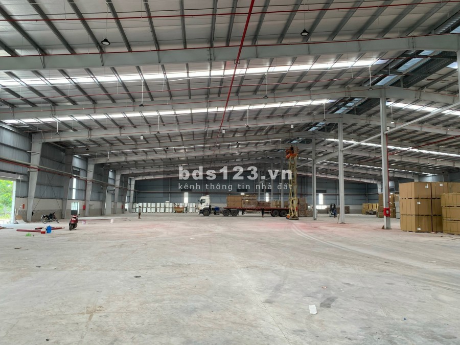Bán xưởng diện tích sử dụng 12.300m2 trong khu công nghiệp, khu vực Bến Lức Long An