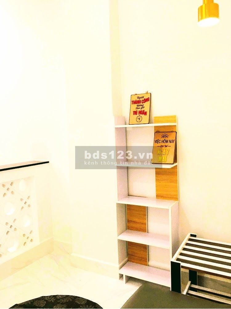 Nhà nguyên căn giá rẻ Quận Gò Vấp, có sân vườn, giảm 300 triệu sổ chính chủ, công chứng ngay