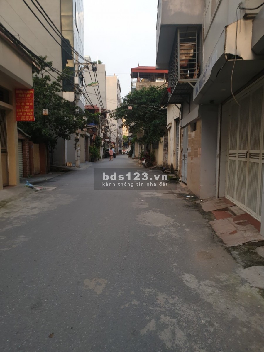 Bán nhà hàng xóm Metro Tam Trinh, Hoàng Mai, ô tô đỗ cửa liên hệ 0975171911