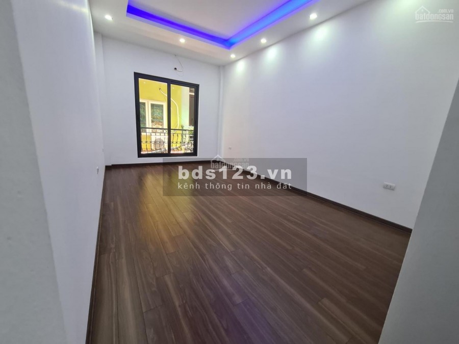 Bán nhà Tây Hồ An Dương Vương đường 2.5m, 5 tầng mặt tiền 3.3, giá bán 2.75 tỷ